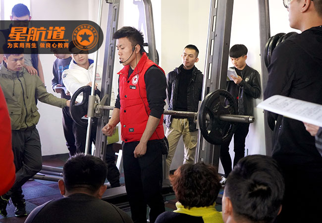应该如何去选择云南健身教练培训班？ 